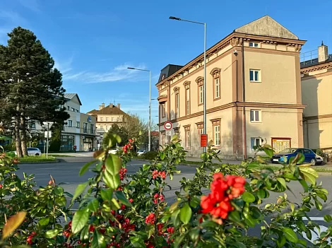 Tablica pamiątkowa z&nbsp;herbem Nowego Jiczyna z&nbsp;1599 r.c