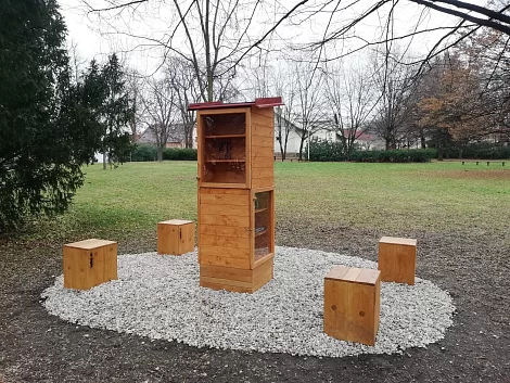 Kącik czytelniczy w Ogrodach Smetany