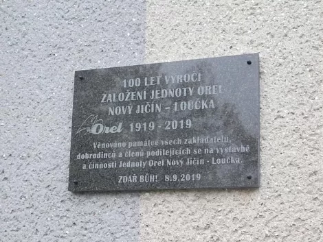 Gedenktafel für die Gründung des Adlers in Loučka