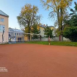 Volleyballplatz an der Msgr. Šrámka